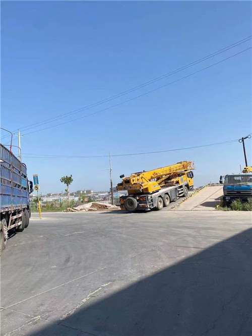 建平县25吨吊车的租赁价格大概是多少？