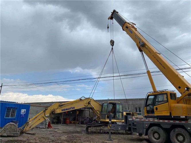 建平县25吨吊车的工作半径是多少？