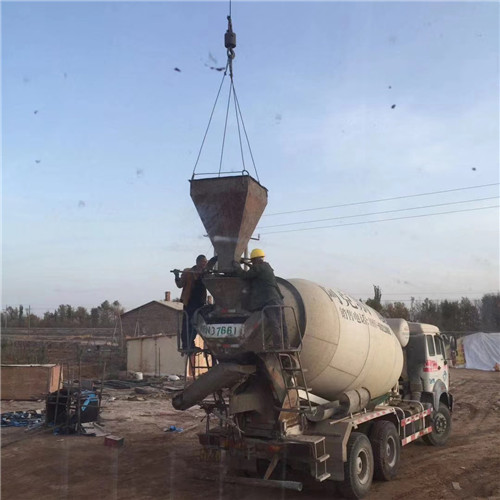 建平县“精准瞄准”—— 吊车的 “定位导航” 技术