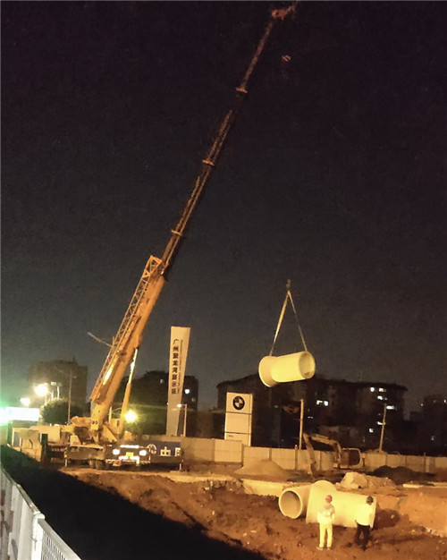 建平县“弯臂矫正”—— 吊车的 “形变补偿” 技术